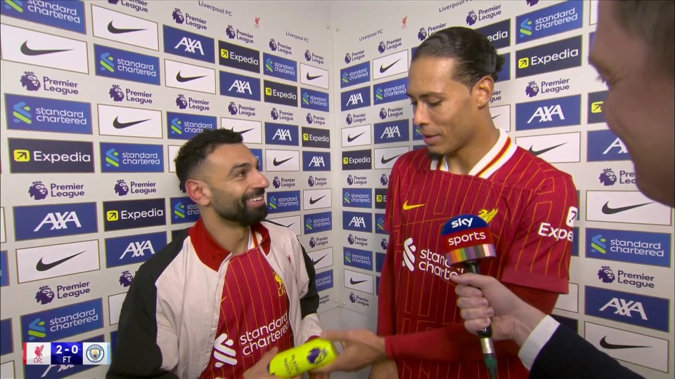 Mo Salah mirou Jamie Carragher depois que ele ganhou o prêmio MOTM