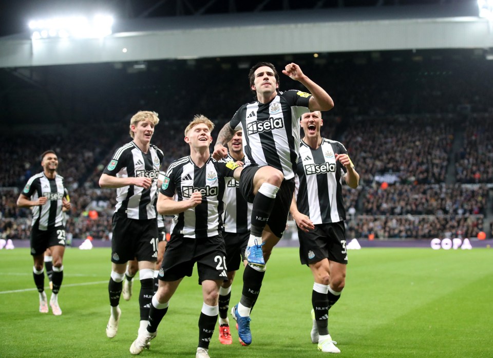 Newcastle selou qualificação para as semifinais da Carabao Cup