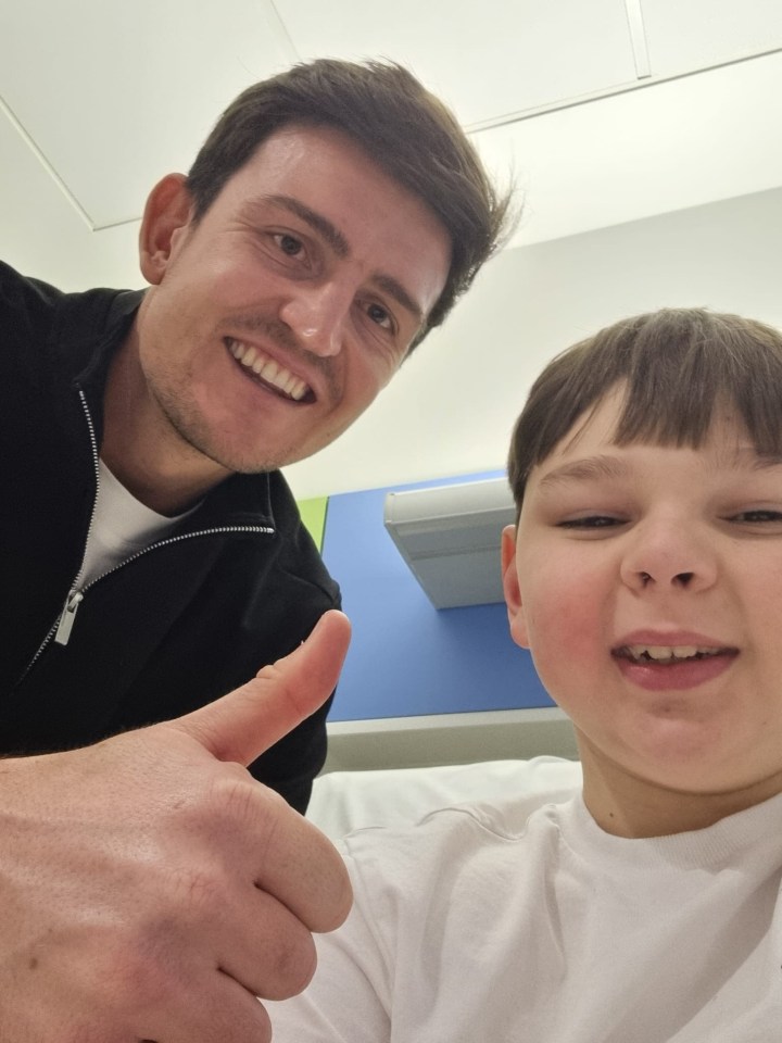 O corajoso Tony Hudgell conheceu seu herói do Man United, Harry Maguire