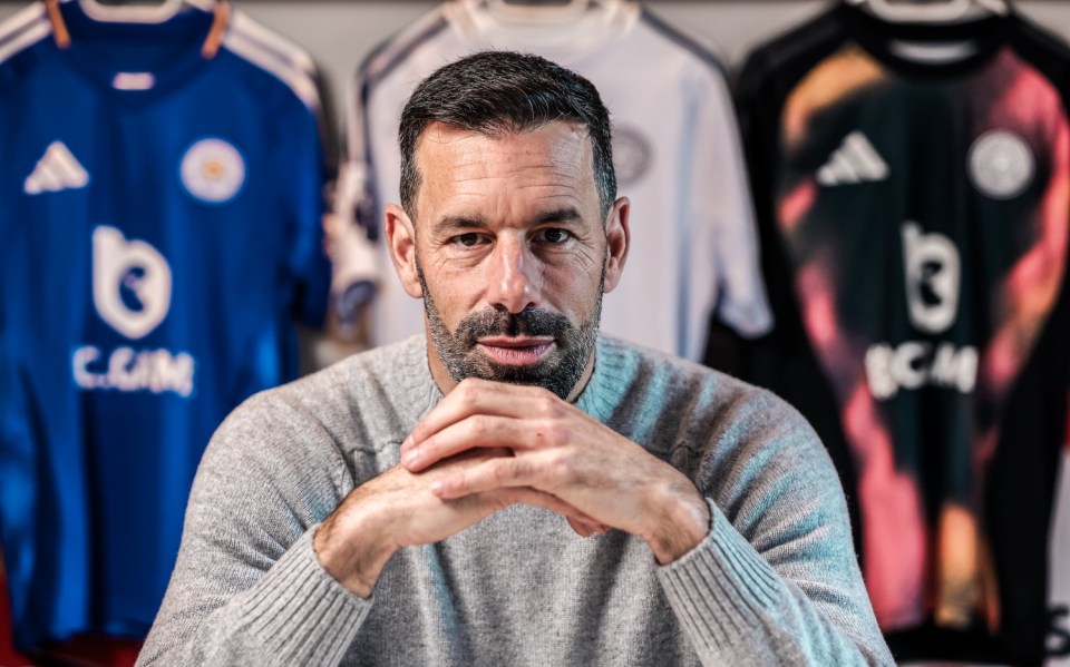 Ruud van Nistelrooy tem um trabalho difícil como técnico do Leicester City