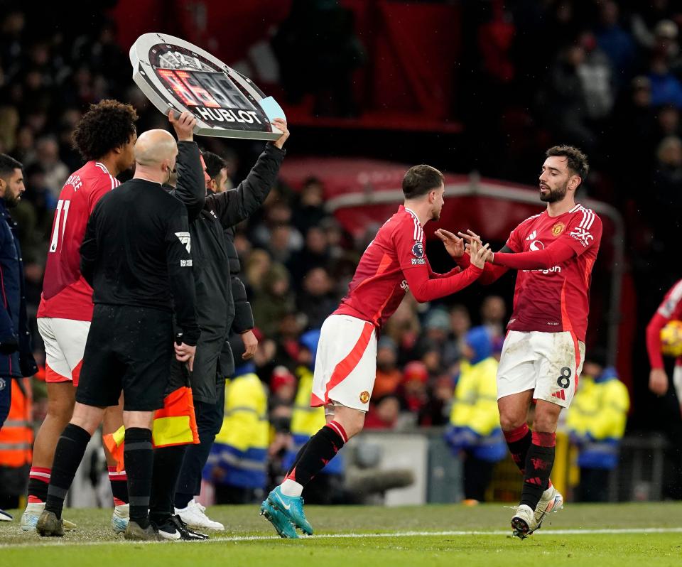 Bruno Fernandes foi substituído por Mason Mount