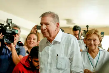 FILE PHOTO: Venezuelan opposition presidential candidate Edmundo Gonzalez looks on on the day he casts his vote in the country's presidential election, in Caracas, Venezuela July 28, 2024. REUTERS/Leonardo Fernandez Viloria/File Photo