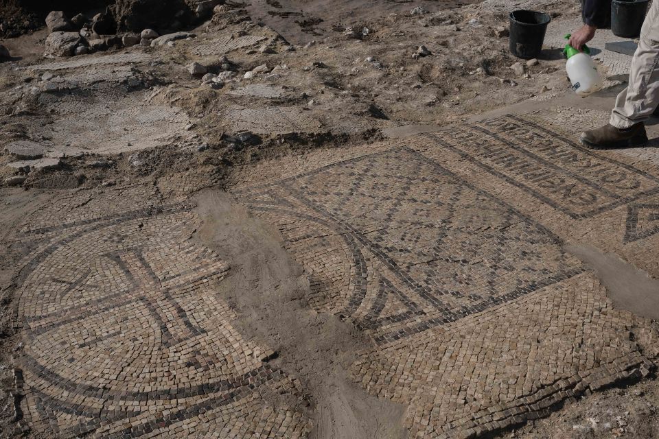 O belo mosaico foi encontrado em um local no sul de Israel